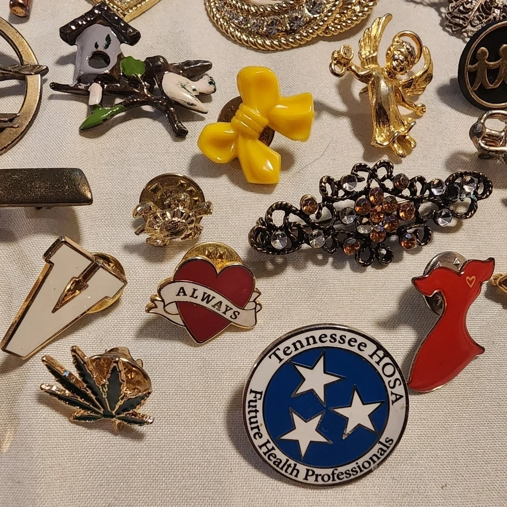 35 Vintage to Modern Brooch / Pin Lot Mixed Metal Clay Rhinestone Eclectic Craft